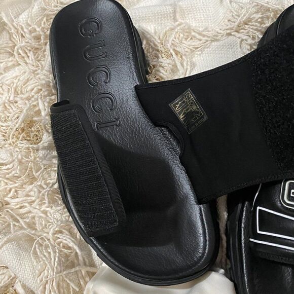 GUCCI Men's Embossed Logo Chunky Sliders Aguru Trek Slides - Picture 4 of 10